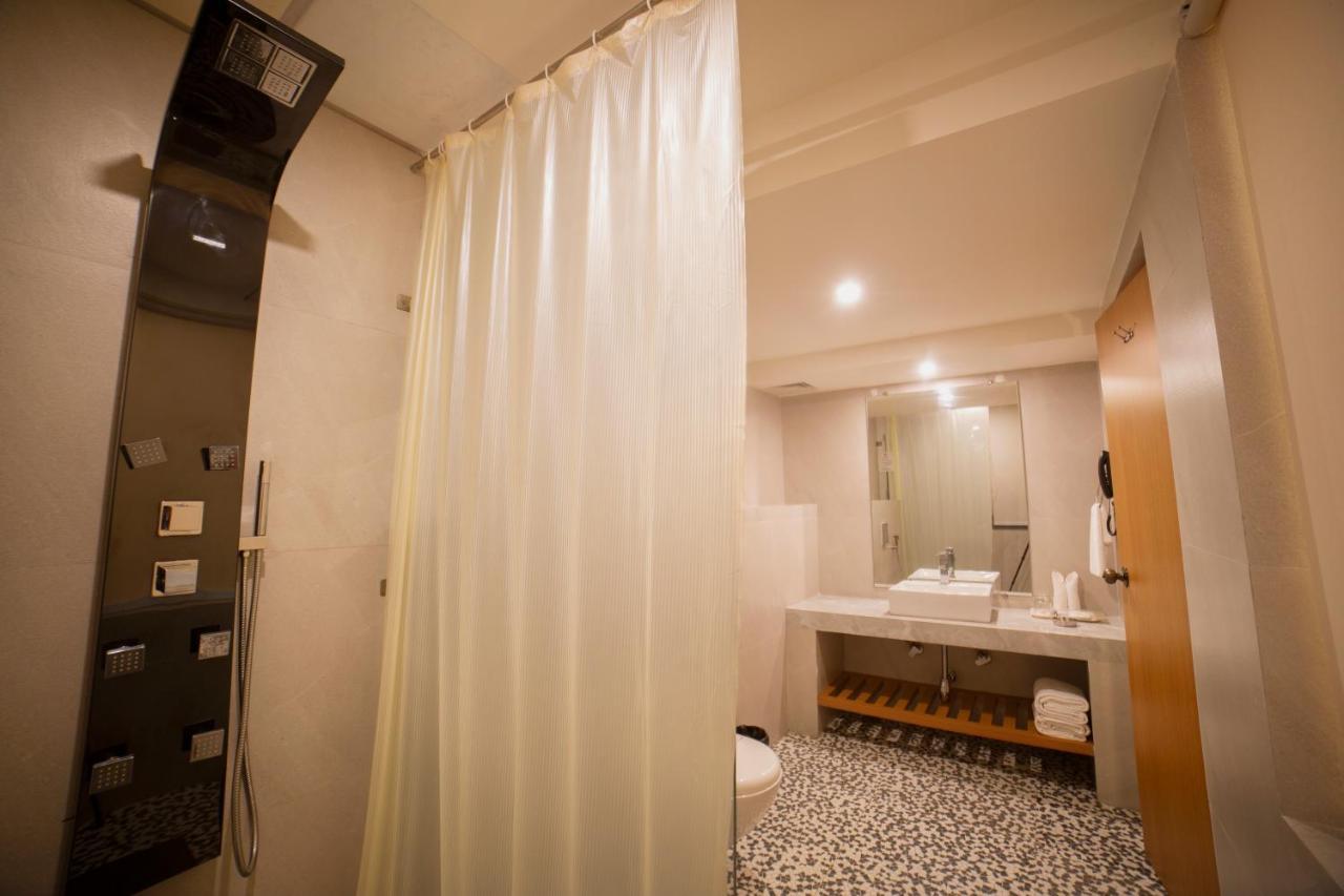 Abhyagama Hotel 迪卡 外观 照片