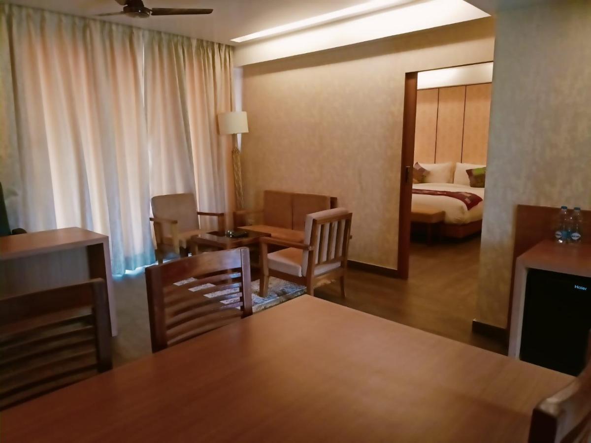 Abhyagama Hotel 迪卡 外观 照片