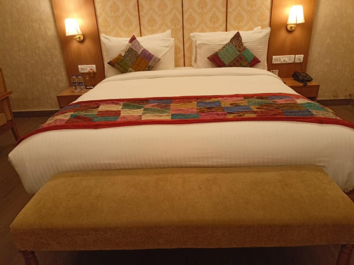 Abhyagama Hotel 迪卡 外观 照片