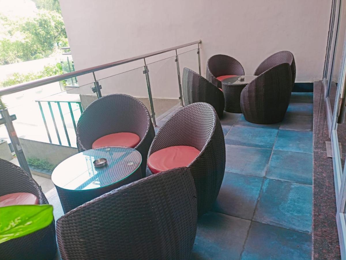 Abhyagama Hotel 迪卡 外观 照片